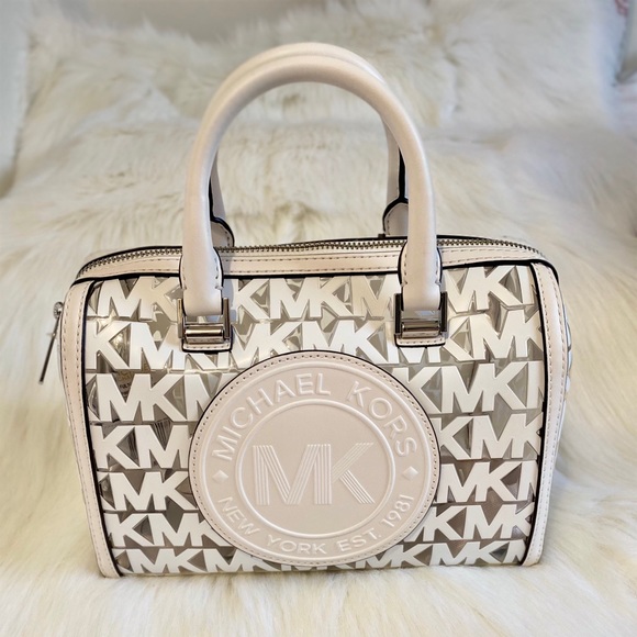 ⛔️SOLD⛔️MK Sport Duffle Satchel - Picture 2 of 8
